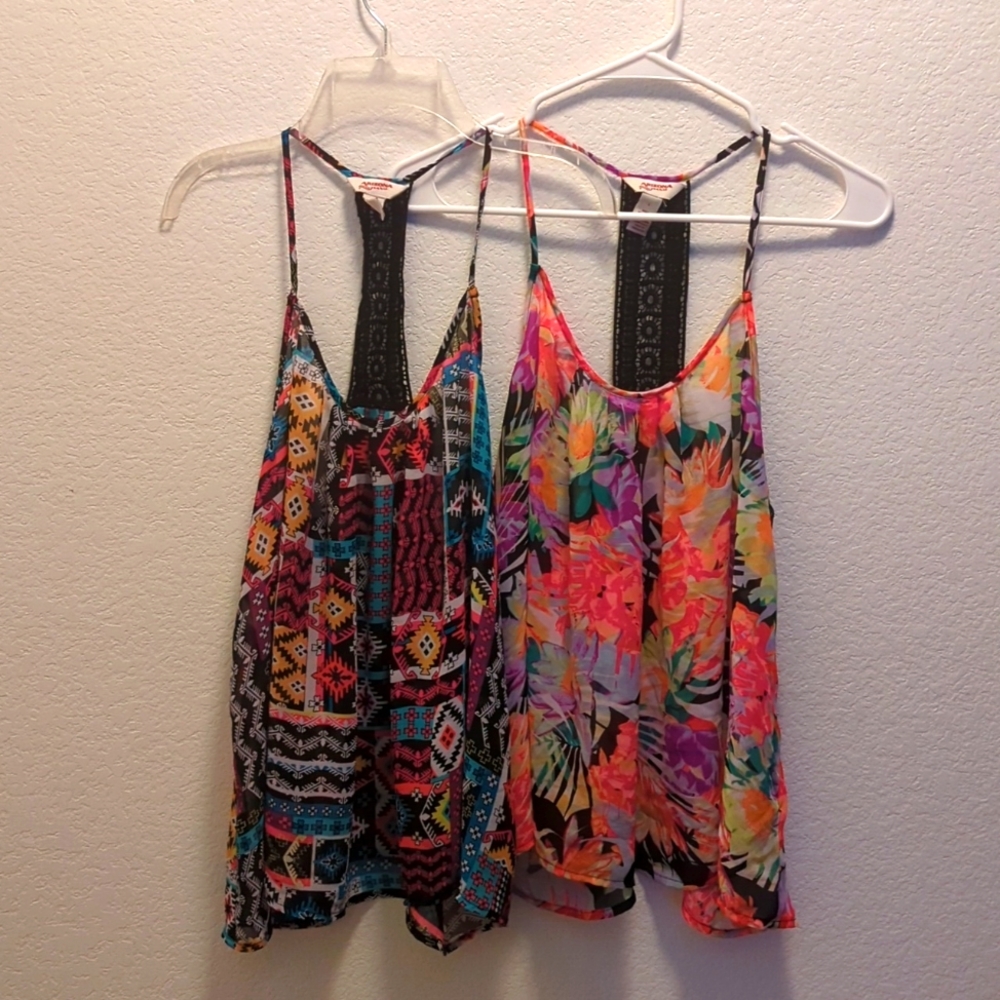 2/$15 Bundle of 2 Floral Tank Tops, L